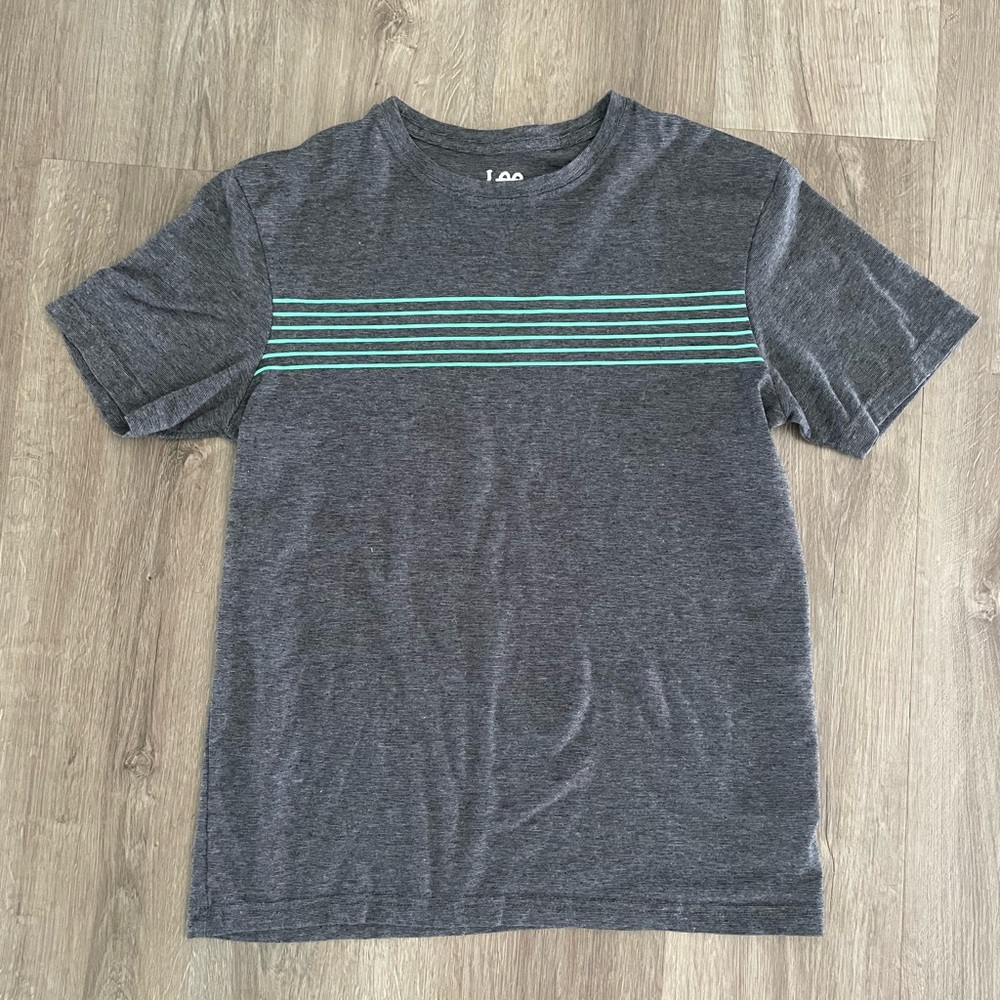 Lee short sleeve tee. Mens Small
